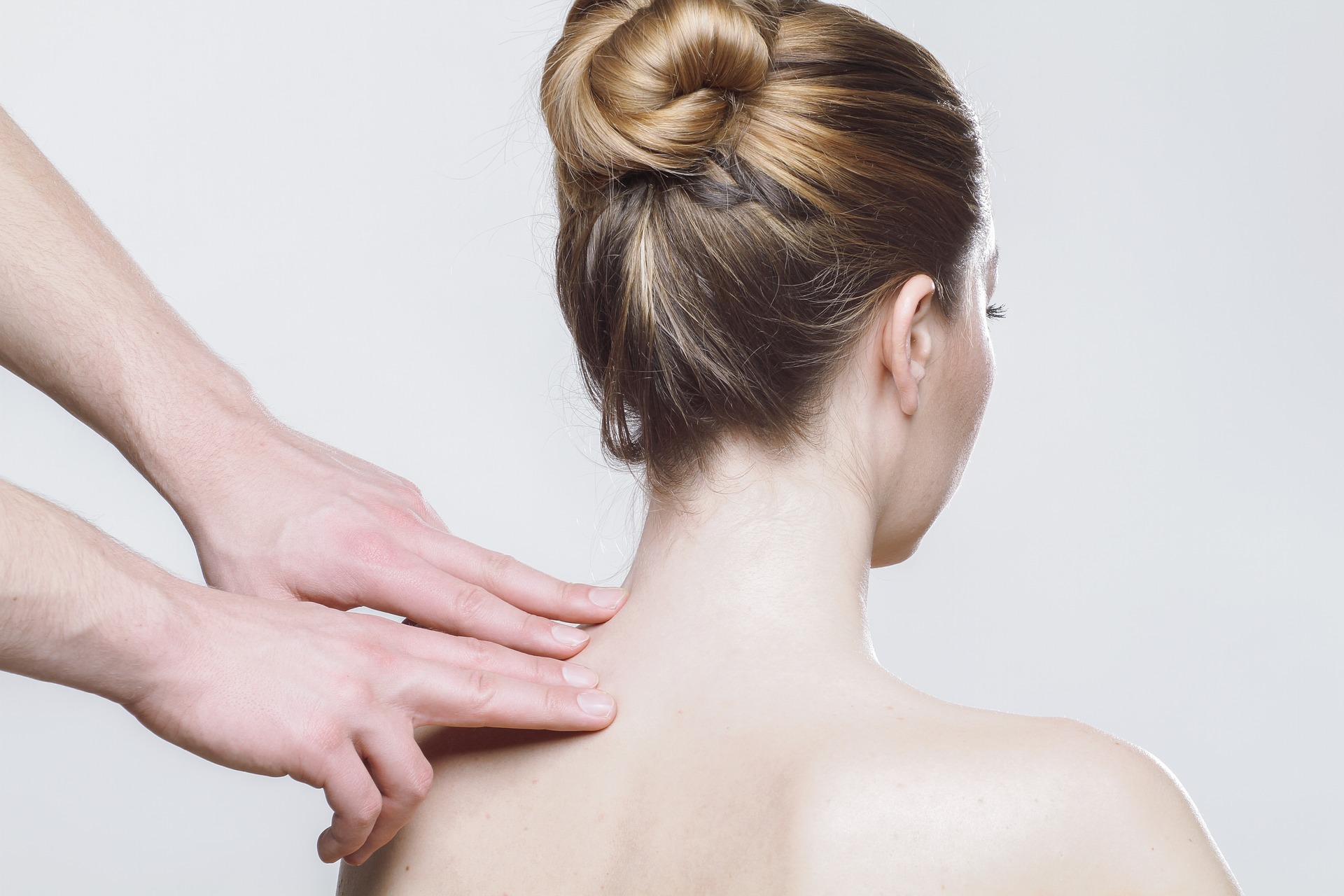 Tratamiento de Acupuntura para tratar el dolor cervical, dolor de cuello